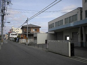 ネクスト-60 江坂町貸し倉庫